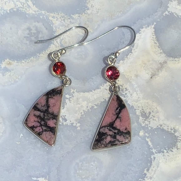 BOUTIQUE BLACK MANGANESE & GARNET 925 EARRINGS - Picture 5 of 8